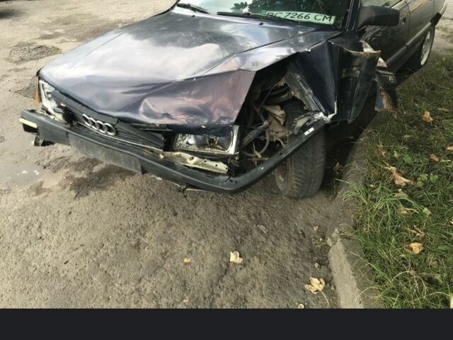 Синій Ауді 100, об'ємом двигуна 1.8 л та пробігом 300 тис. км за 650 $, фото 6 на Automoto.ua