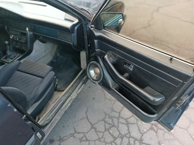 Синий Ауди 100, объемом двигателя 2.3 л и пробегом 300 тыс. км за 899 $, фото 5 на Automoto.ua