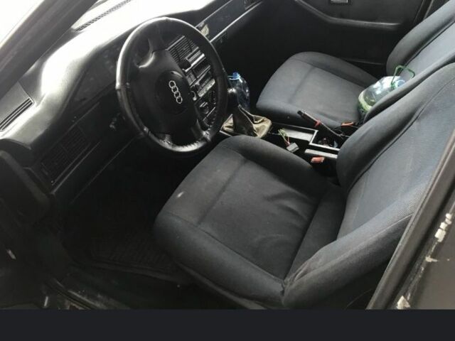 Синій Ауді 100, об'ємом двигуна 1.8 л та пробігом 300 тис. км за 650 $, фото 2 на Automoto.ua