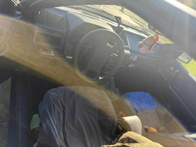 Синій Ауді 100, об'ємом двигуна 1.8 л та пробігом 500 тис. км за 1100 $, фото 5 на Automoto.ua