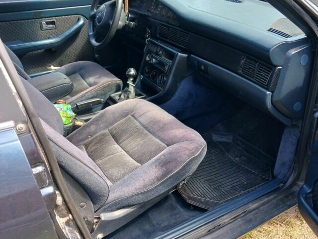 Синий Ауди 100, объемом двигателя 2.1 л и пробегом 1000 тыс. км за 1400 $, фото 4 на Automoto.ua