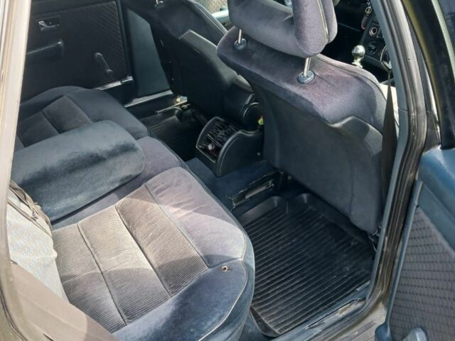 Синий Ауди 100, объемом двигателя 2.1 л и пробегом 1000 тыс. км за 1400 $, фото 5 на Automoto.ua