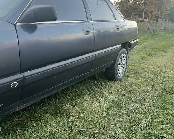 Синий Ауди 100, объемом двигателя 2 л и пробегом 300 тыс. км за 1150 $, фото 3 на Automoto.ua