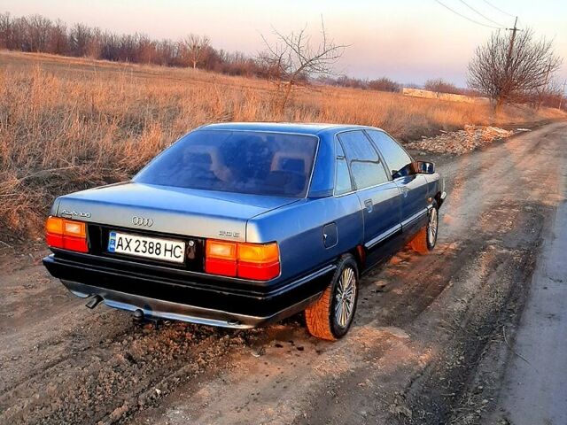 Синий Ауди 100, объемом двигателя 2 л и пробегом 350 тыс. км за 2300 $, фото 2 на Automoto.ua