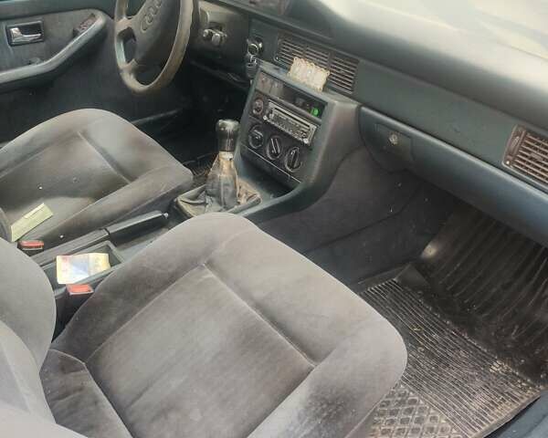 Синий Ауди 100, объемом двигателя 2 л и пробегом 401 тыс. км за 1285 $, фото 3 на Automoto.ua