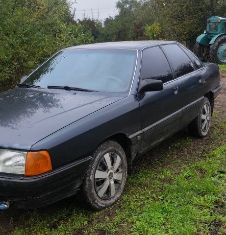 Синий Ауди 100, объемом двигателя 2.3 л и пробегом 218 тыс. км за 2350 $, фото 3 на Automoto.ua