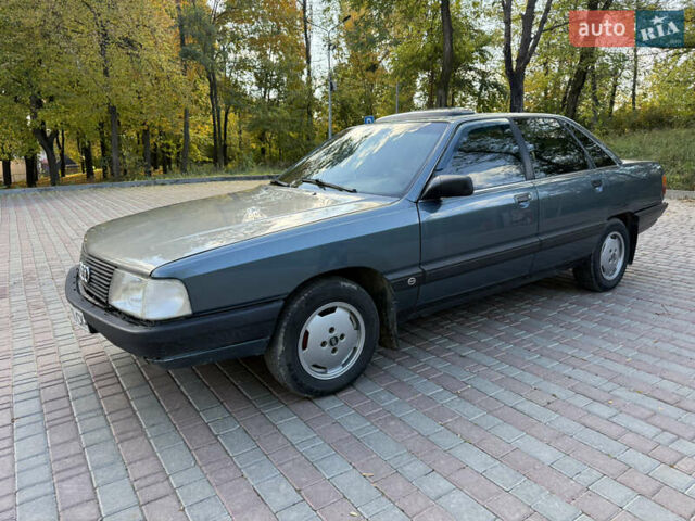 Синий Ауди 100, объемом двигателя 1.8 л и пробегом 457 тыс. км за 2499 $, фото 1 на Automoto.ua