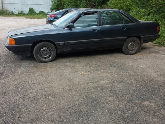 Синий Ауди 100, объемом двигателя 2.4 л и пробегом 437 тыс. км за 1980 $, фото 1 на Automoto.ua