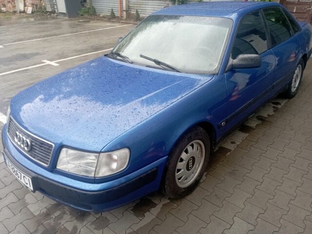Синий Ауди 100, объемом двигателя 2 л и пробегом 350 тыс. км за 2700 $, фото 1 на Automoto.ua