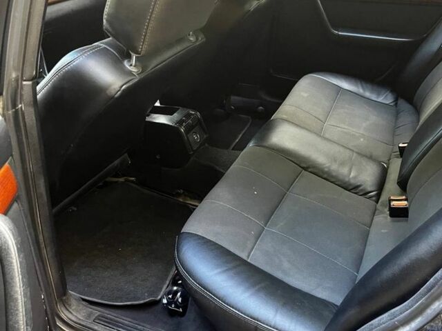 Синий Ауди 100, объемом двигателя 2 л и пробегом 330 тыс. км за 2600 $, фото 6 на Automoto.ua