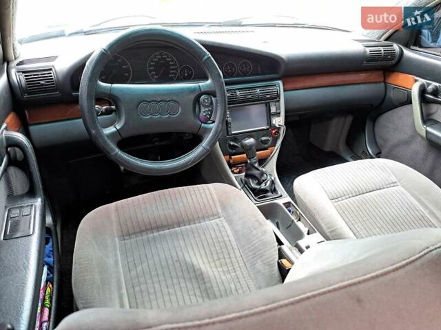 Синий Ауди 100, объемом двигателя 2 л и пробегом 450 тыс. км за 2300 $, фото 4 на Automoto.ua
