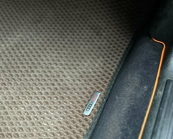 Синий Ауди 100, объемом двигателя 2.8 л и пробегом 372 тыс. км за 2850 $, фото 21 на Automoto.ua