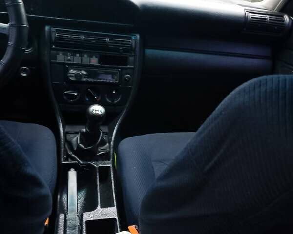 Синий Ауди 100, объемом двигателя 1.98 л и пробегом 382 тыс. км за 1700 $, фото 4 на Automoto.ua