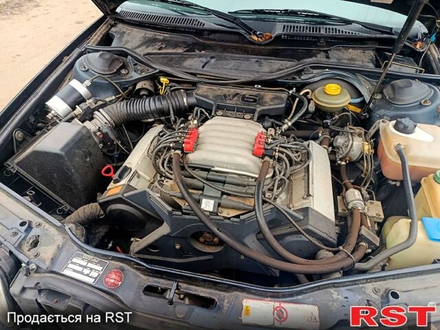 Синий Ауди 100, объемом двигателя 2.8 л и пробегом 300 тыс. км за 1600 $, фото 4 на Automoto.ua