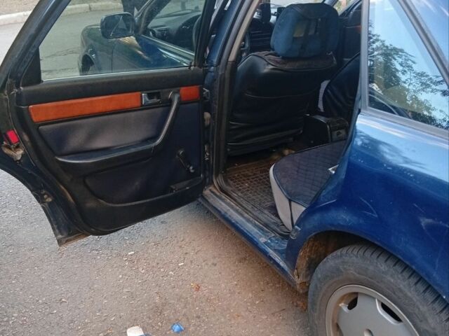 Синій Ауді 100, об'ємом двигуна 2 л та пробігом 309 тис. км за 1319 $, фото 4 на Automoto.ua