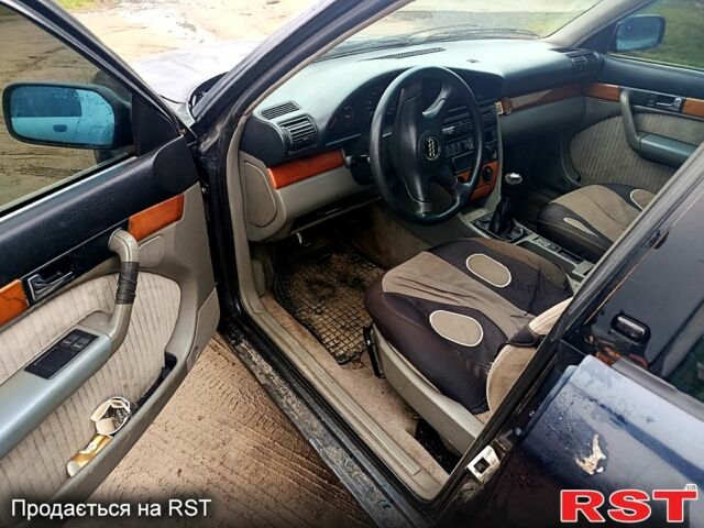 Синий Ауди 100, объемом двигателя 2.8 л и пробегом 300 тыс. км за 1600 $, фото 3 на Automoto.ua