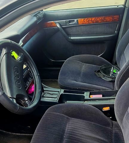 Синий Ауди 100, объемом двигателя 2.8 л и пробегом 388 тыс. км за 2000 $, фото 5 на Automoto.ua