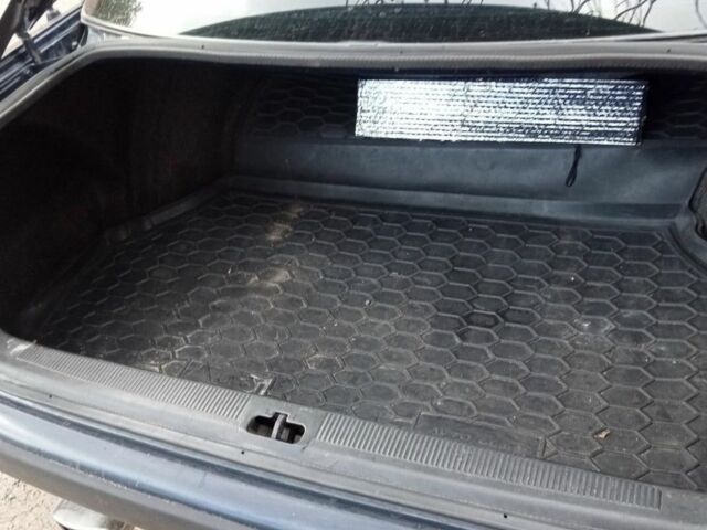 Синій Ауді 100, об'ємом двигуна 2 л та пробігом 300 тис. км за 2900 $, фото 5 на Automoto.ua