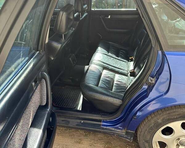 Синий Ауди 100, объемом двигателя 2.6 л и пробегом 269 тыс. км за 2800 $, фото 4 на Automoto.ua