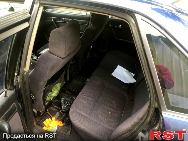 Синий Ауди 100, объемом двигателя 2.6 л и пробегом 400 тыс. км за 2800 $, фото 6 на Automoto.ua