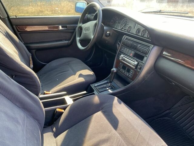 Синий Ауди 100, объемом двигателя 2.6 л и пробегом 400 тыс. км за 999 $, фото 9 на Automoto.ua