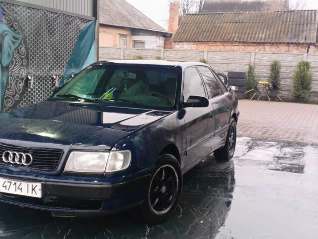 Синий Ауди 100, объемом двигателя 2 л и пробегом 300 тыс. км за 1100 $, фото 1 на Automoto.ua