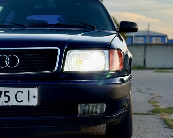 Синий Ауди 100, объемом двигателя 2.6 л и пробегом 356 тыс. км за 3200 $, фото 8 на Automoto.ua