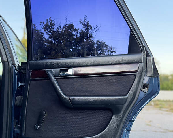 Синий Ауди 100, объемом двигателя 2.6 л и пробегом 356 тыс. км за 3200 $, фото 25 на Automoto.ua