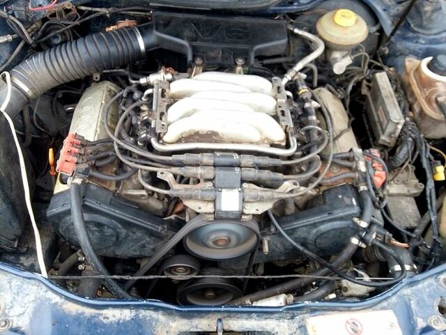 Синий Ауди 100, объемом двигателя 2.6 л и пробегом 350 тыс. км за 1900 $, фото 6 на Automoto.ua