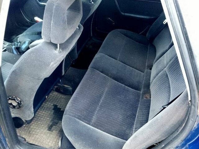 Синий Ауди 100, объемом двигателя 2.6 л и пробегом 350 тыс. км за 1900 $, фото 5 на Automoto.ua