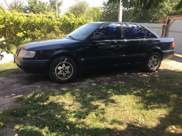 Синий Ауди 100, объемом двигателя 2 л и пробегом 900 тыс. км за 2000 $, фото 1 на Automoto.ua