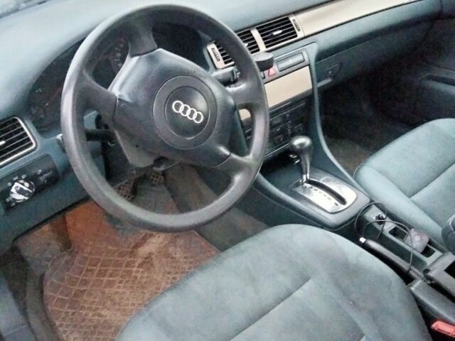 Синий Ауди 100, объемом двигателя 1 л и пробегом 250 тыс. км за 2350 $, фото 1 на Automoto.ua