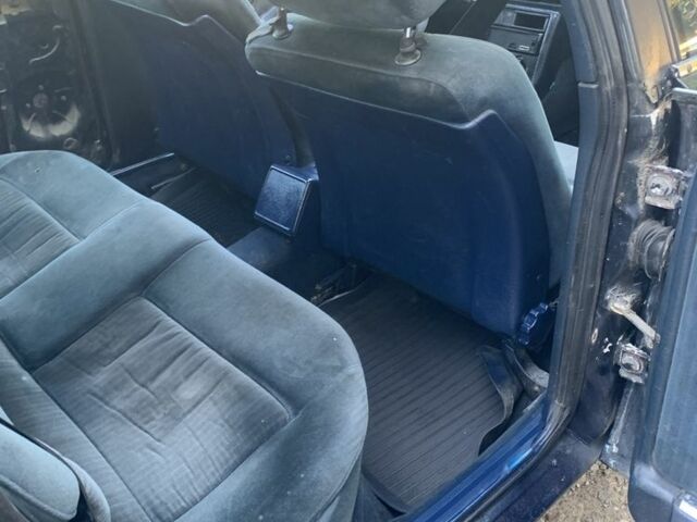 Синий Ауди 100, объемом двигателя 2.3 л и пробегом 358 тыс. км за 700 $, фото 2 на Automoto.ua