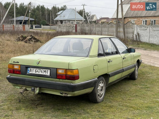 Зеленый Ауди 100, объемом двигателя 2.1 л и пробегом 280 тыс. км за 1400 $, фото 4 на Automoto.ua