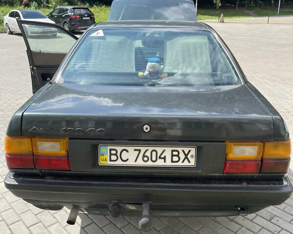 Зелений Ауді 100, об'ємом двигуна 2.2 л та пробігом 357 тис. км за 1400 $, фото 2 на Automoto.ua