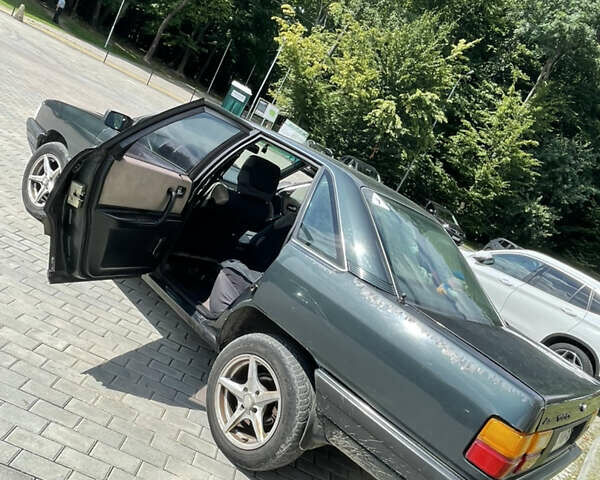 Зелений Ауді 100, об'ємом двигуна 2.2 л та пробігом 357 тис. км за 1400 $, фото 6 на Automoto.ua