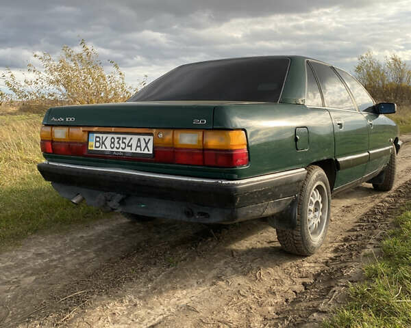 Зеленый Ауди 100, объемом двигателя 2 л и пробегом 450 тыс. км за 2000 $, фото 6 на Automoto.ua