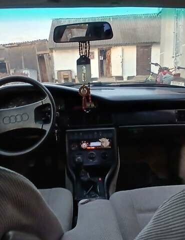 Зеленый Ауди 100, объемом двигателя 2 л и пробегом 286 тыс. км за 1200 $, фото 3 на Automoto.ua