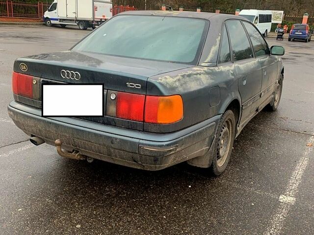 Зеленый Ауди 100, объемом двигателя 2 л и пробегом 200 тыс. км за 1400 $, фото 2 на Automoto.ua