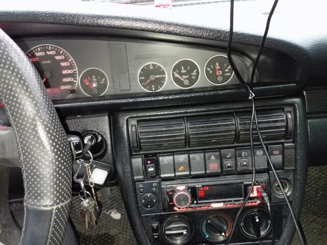 Зеленый Ауди 100, объемом двигателя 2 л и пробегом 500 тыс. км за 2200 $, фото 3 на Automoto.ua