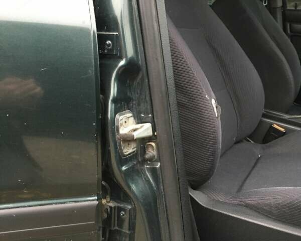 Зеленый Ауди 100, объемом двигателя 2.3 л и пробегом 300 тыс. км за 2800 $, фото 11 на Automoto.ua