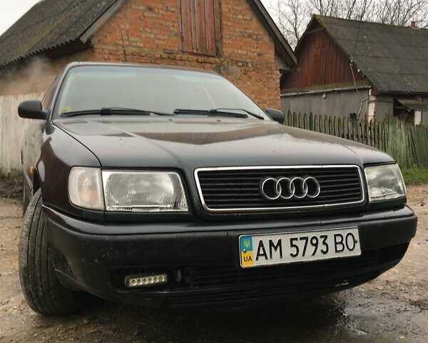 Зеленый Ауди 100, объемом двигателя 2.3 л и пробегом 300 тыс. км за 2500 $, фото 1 на Automoto.ua