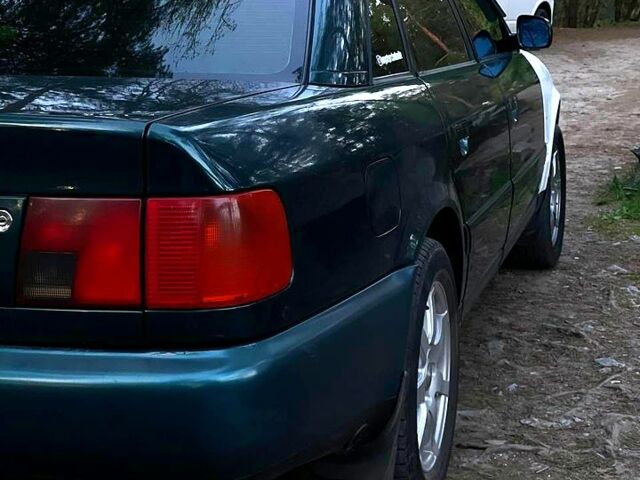 Зеленый Ауди 100, объемом двигателя 2.6 л и пробегом 454 тыс. км за 2900 $, фото 3 на Automoto.ua