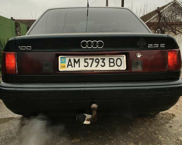 Зеленый Ауди 100, объемом двигателя 2.3 л и пробегом 300 тыс. км за 2800 $, фото 2 на Automoto.ua