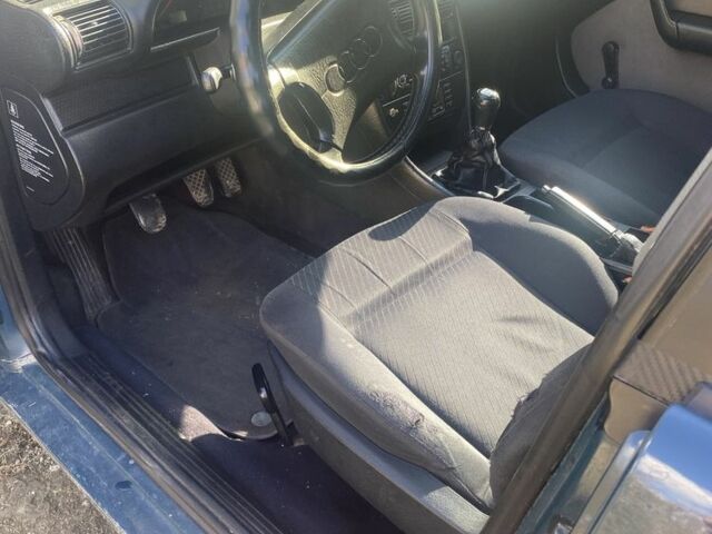 Зеленый Ауди 100, объемом двигателя 2.3 л и пробегом 388 тыс. км за 2200 $, фото 7 на Automoto.ua