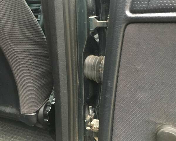 Зеленый Ауди 100, объемом двигателя 2.3 л и пробегом 300 тыс. км за 2800 $, фото 6 на Automoto.ua