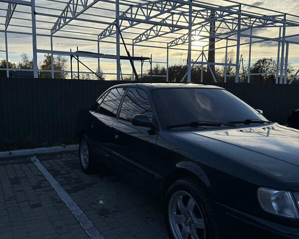 Зеленый Ауди 100, объемом двигателя 2.8 л и пробегом 470 тыс. км за 3500 $, фото 2 на Automoto.ua