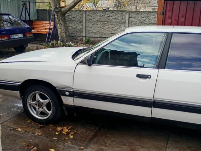 Белый Ауди 200, объемом двигателя 2.2 л и пробегом 1000 тыс. км за 800 $, фото 1 на Automoto.ua