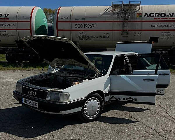 Белый Ауди 200, объемом двигателя 1.8 л и пробегом 300 тыс. км за 1720 $, фото 2 на Automoto.ua