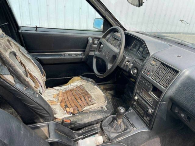 Серый Ауди 200, объемом двигателя 2.2 л и пробегом 300 тыс. км за 1000 $, фото 5 на Automoto.ua